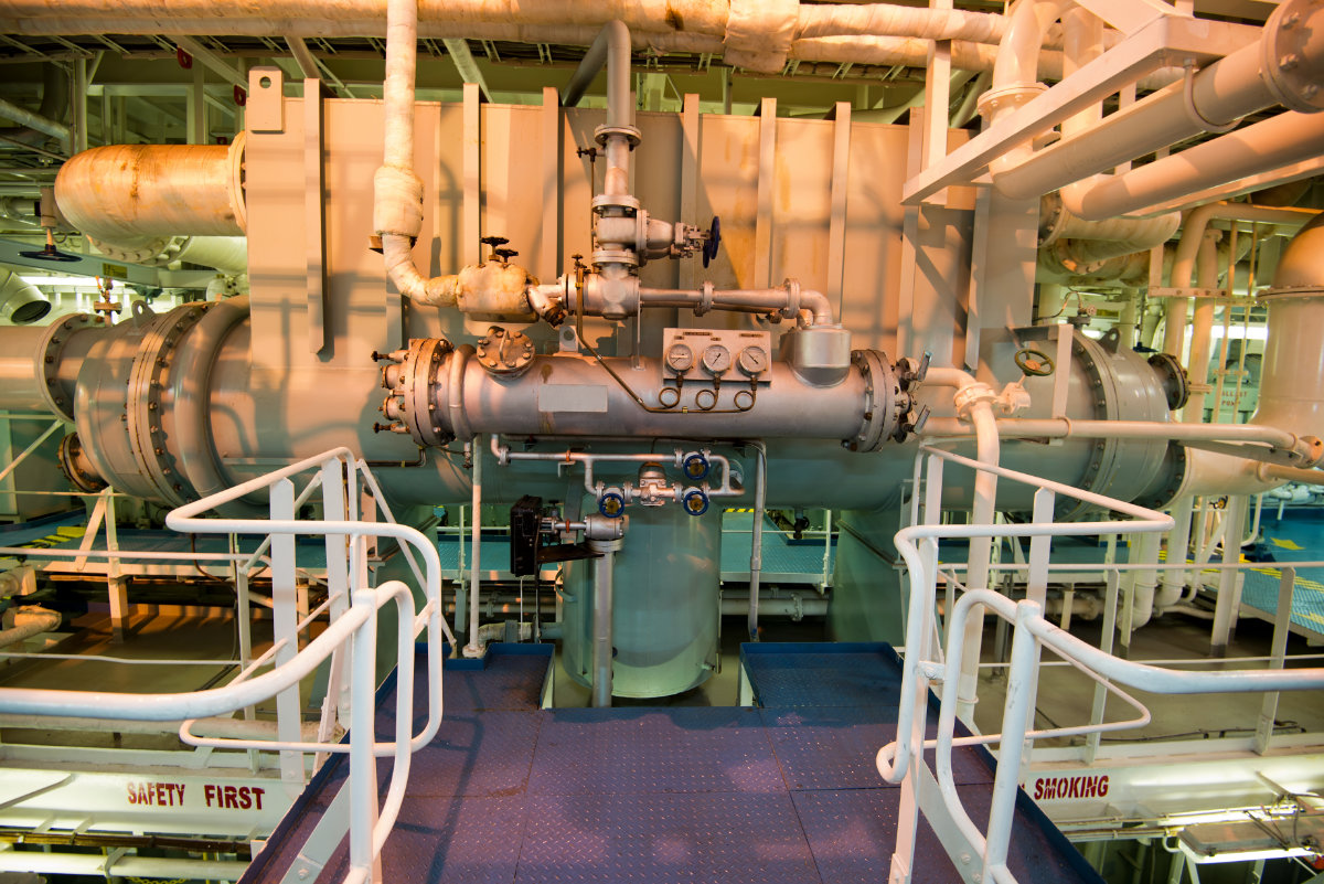 Vacum condenser in the engine room of the crude oil tanker as part of marine mechanical solutions